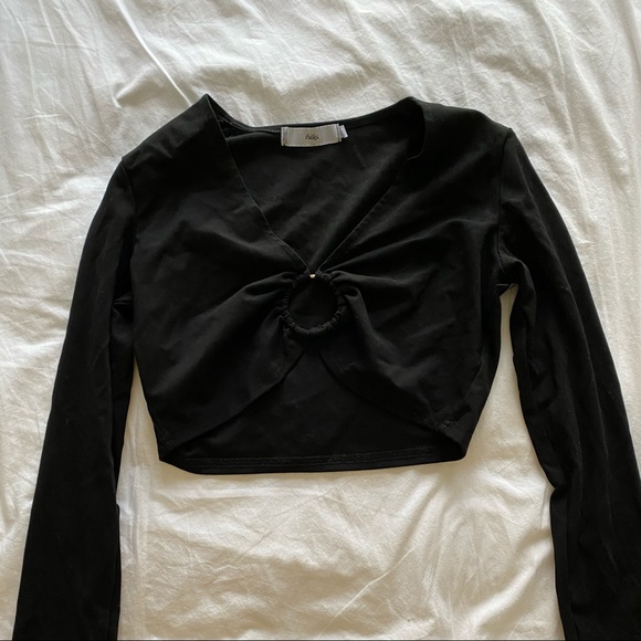 Adika circle front cropped long sleeve - Picture 2 of 4